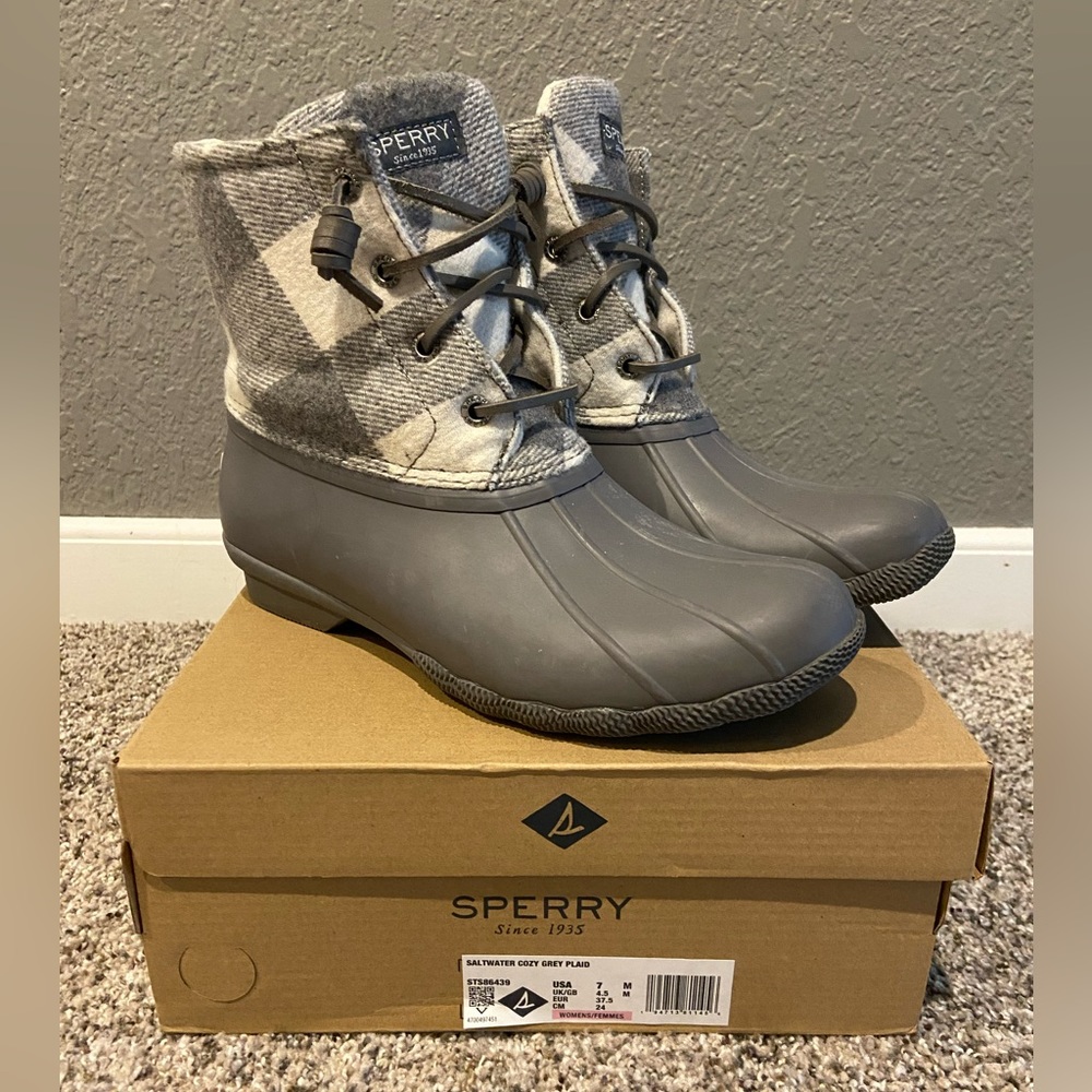 Sperry Saltwater Cozy Grey Plaid Boots Size 7